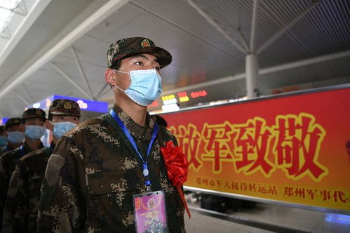 大娘的高铁站饺子宴，参军小伙的暖心时刻